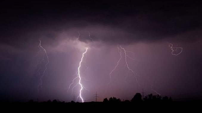 Lightning 4152025